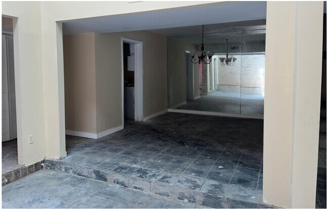 Foto del edificio - 4560 Bellaire Blvd
