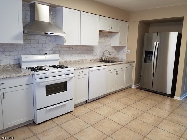 Foto del edificio - 603 Maple Hill Dr