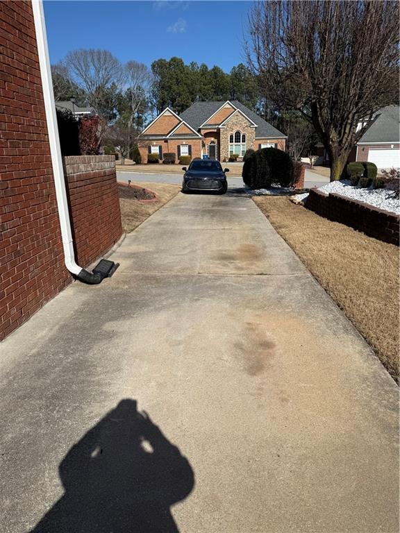 Foto del edificio - 1120 Lewis Ridge Cir