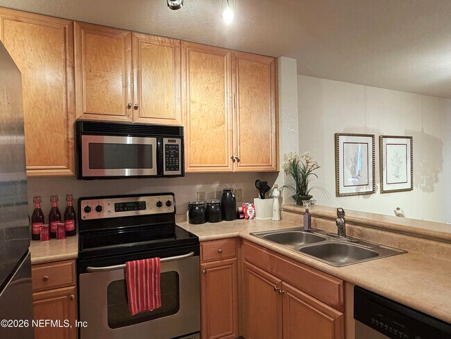 Foto del edificio - 11-11 Arbor Club Dr