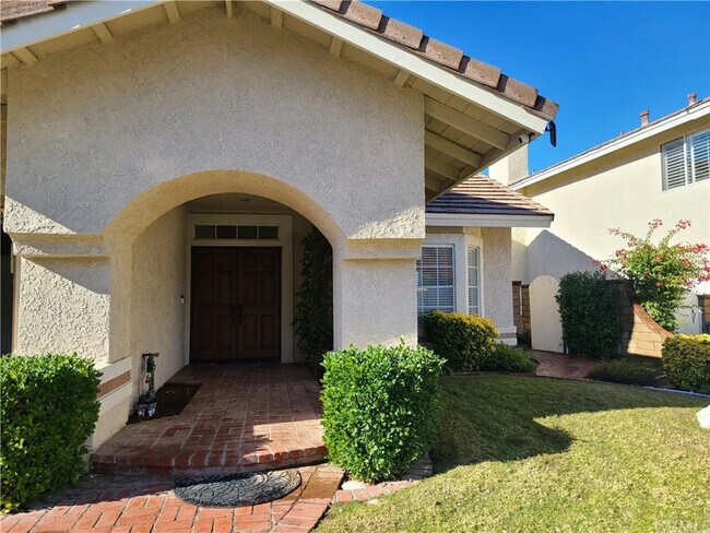 Building Photo - 28235 Tamarack Ln