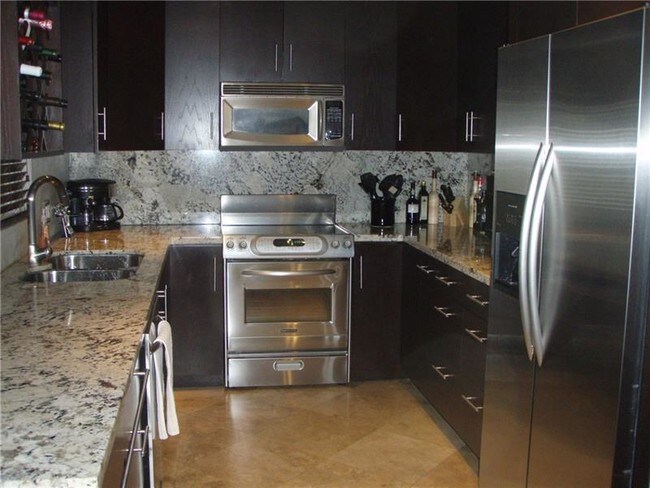 Foto del edificio - 5748 NE 27th Ave