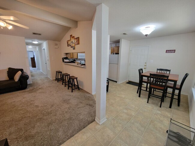 Foto del edificio - College Station - 3 Bedrooms / 2 bath / Fe...