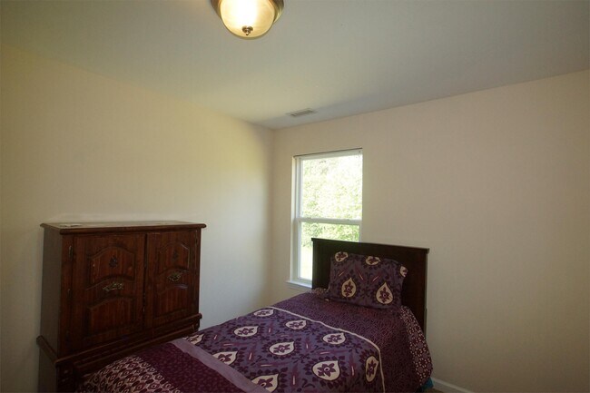 Building Photo - 2236 Stoney Spring Dr