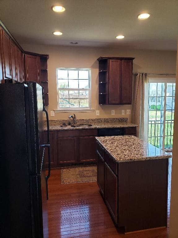 Building Photo - Charming 3BR, 2.5 BA in Great Location