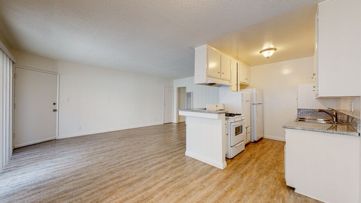 Primary Photo - 1528 S Bundy Dr