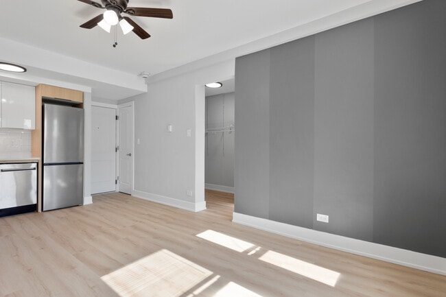 Foto del edificio - 1634 W Howard St