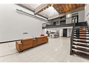 Building Photo - 214 4th St E