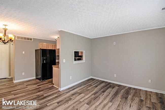 Building Photo - 38599 Wellington Dr