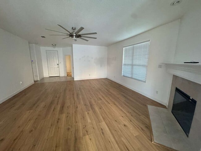 Foto del edificio - 6212 Topsail Dr