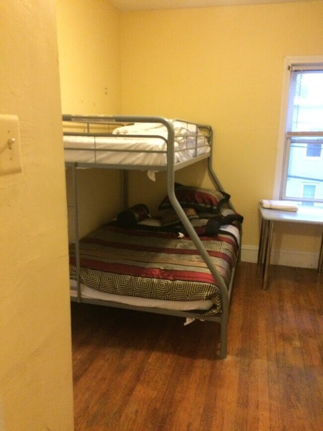 bedroom 1 - 17 Garfield Ave