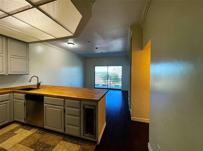 Foto del edificio - 793 Davis Rd
