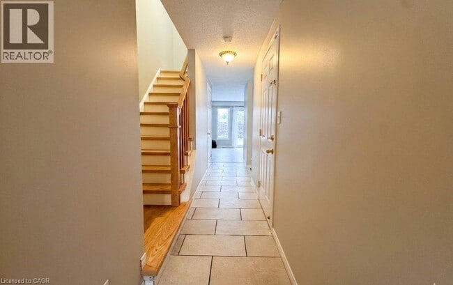 Photo du bâtiment - 97 Max Becker Dr