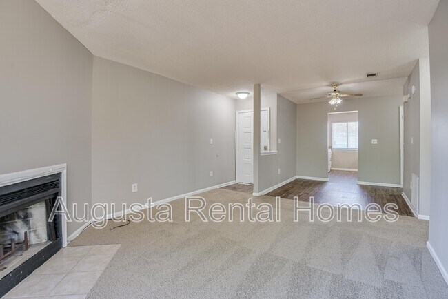 Foto del edificio - 2812C Thomas Lane