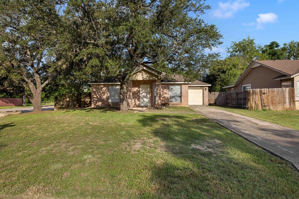 Primary Photo - Single Family Rental in NW San Antonio!!