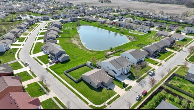 Building Photo - 3 Bedroom 2 Bath plus den/office