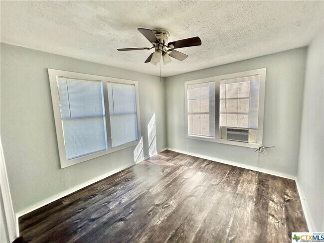 Foto del edificio - 1127 US-59