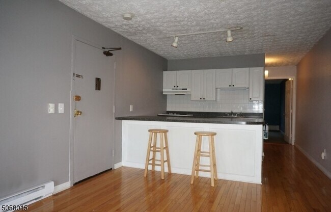 Foto del edificio - 102 Hemlock Hill