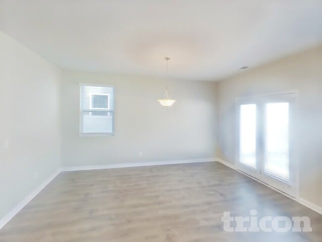 Building Photo - 6941 Sunny Parks Dr