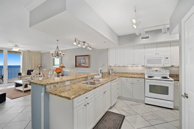 Foto del edificio - 14825C2 Front Beach Rd