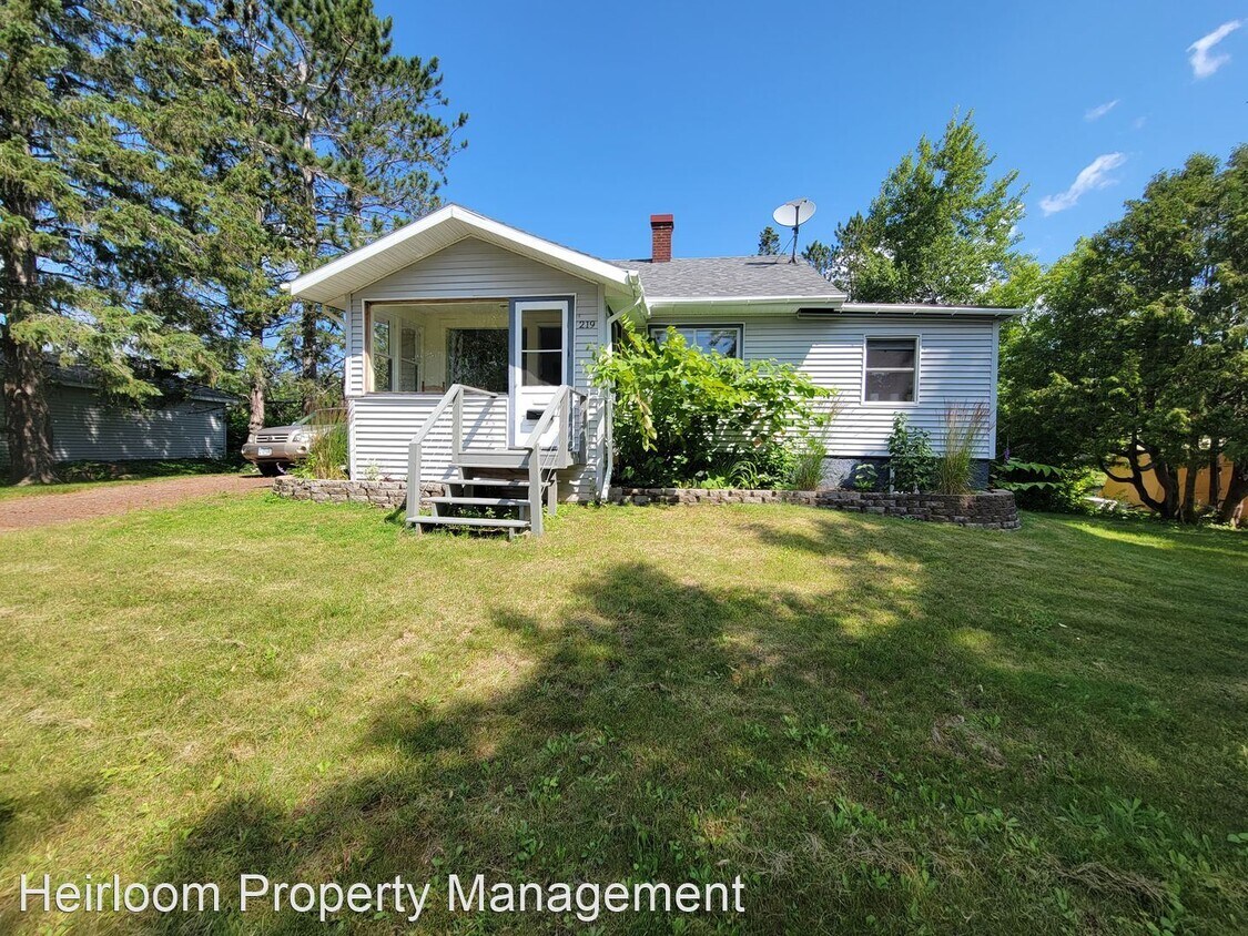 Primary Photo - 2 br, 2 bath House - 219 E Chisholm St