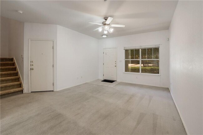 Foto del edificio - 4501 Whispering Valley Dr