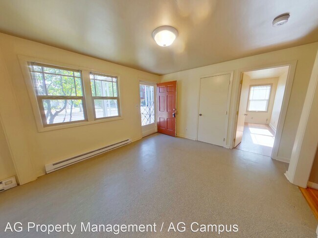 Building Photo - 4 br, 2 bath House - 586 East 18th Ave
