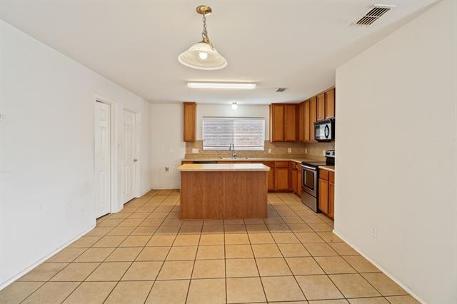 Foto del edificio - 5713 Calloway Dr