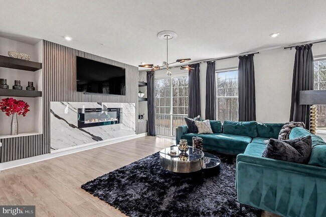 Building Photo - 10878 Foxtrot Cir