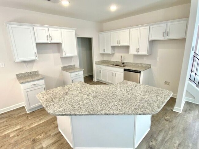 Building Photo - Now Leasing a 4-Bedroom 2.5 Bath Home in O...