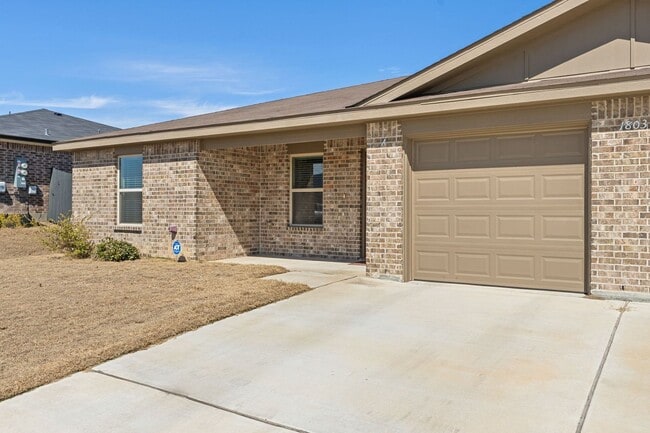 Building Photo - PM1-HH1803 Emma Naylor Ct