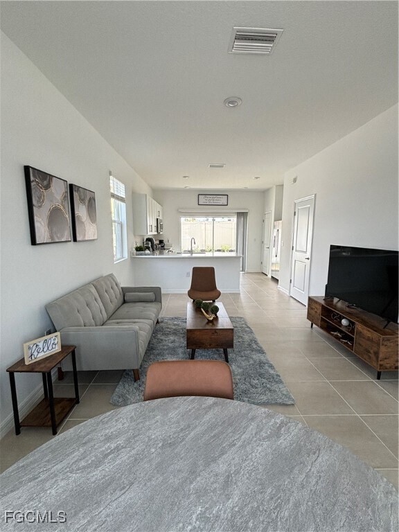 Foto principal - 8768 Daybreak St