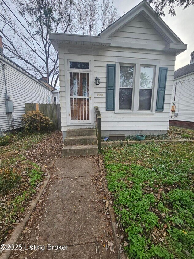 Primary Photo - 1050 E Caldwell St