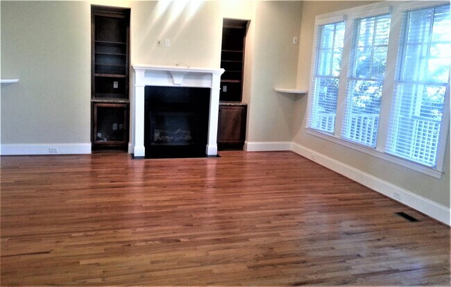 Building Photo - 327 Lake Carolina Blvd