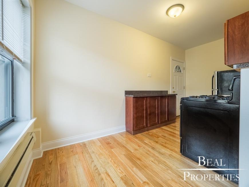 Foto principal - 0 bedroom in CHICAGO IL 60657