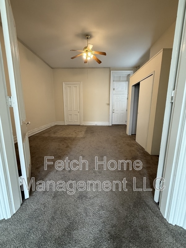 Foto del edificio - 237 E Market St