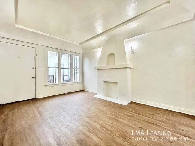 Building Photo - Newly Renovated & Charming Gem w/ Modern F...