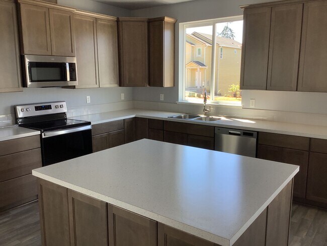 Foto del edificio - 2410 Fieldcress Rd