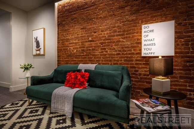 Building Photo - Stunning NEW 2 BED in Cobble Hill!