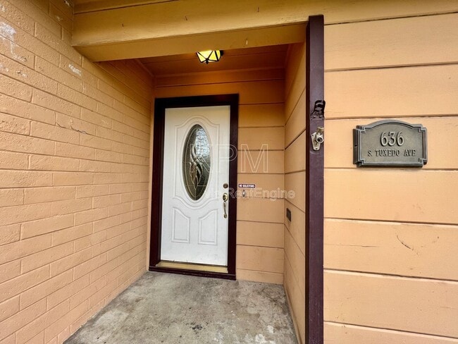 Building Photo - 636 S Tuxedo Ave