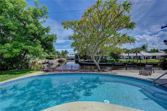 Foto del edificio - 840 SW 7th St