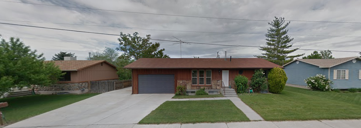 Front of House - 360 800 E