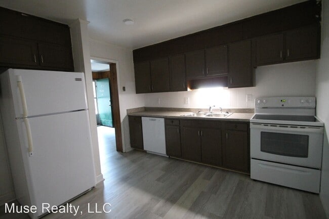 Building Photo - 2 br, 1 bath House - 340 F. East Jefferson...