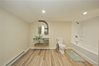 Building Photo - 100 Bridle Ln