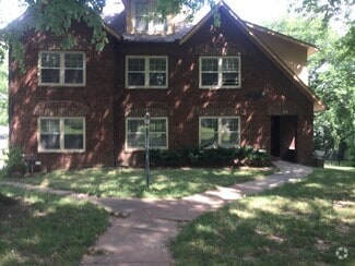 Building Photo - 6035 Oak St