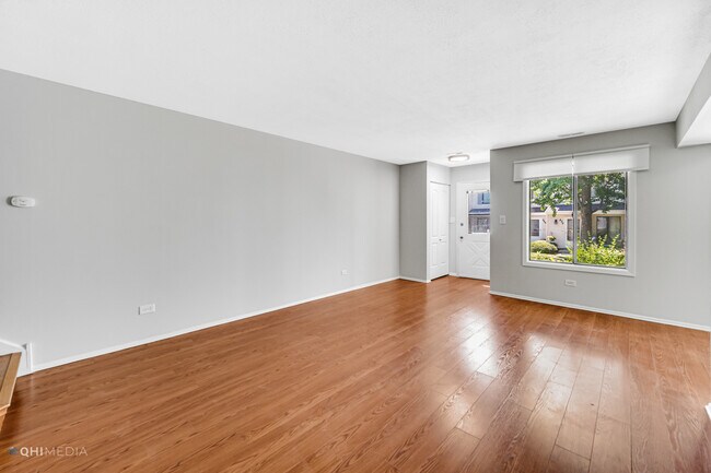 Foto del edificio - 471 Harrison Ct