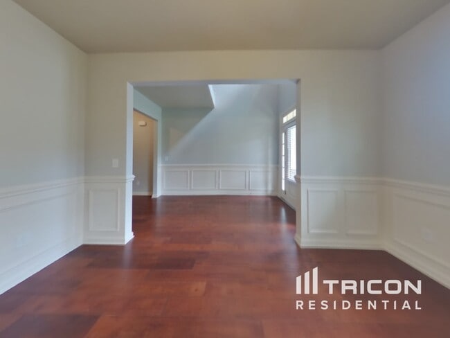 Building Photo - 3013 Alan Dr