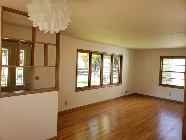 Foto del edificio - 6121 Sheridan Ave S