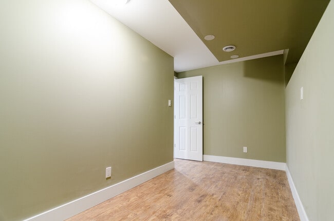 Building Photo - 5035 Maitland St
