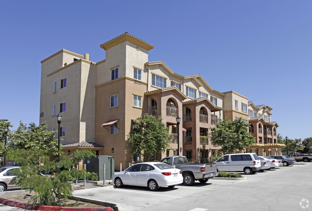 The Commons at Oak Grove Apartments in Oakley, CA